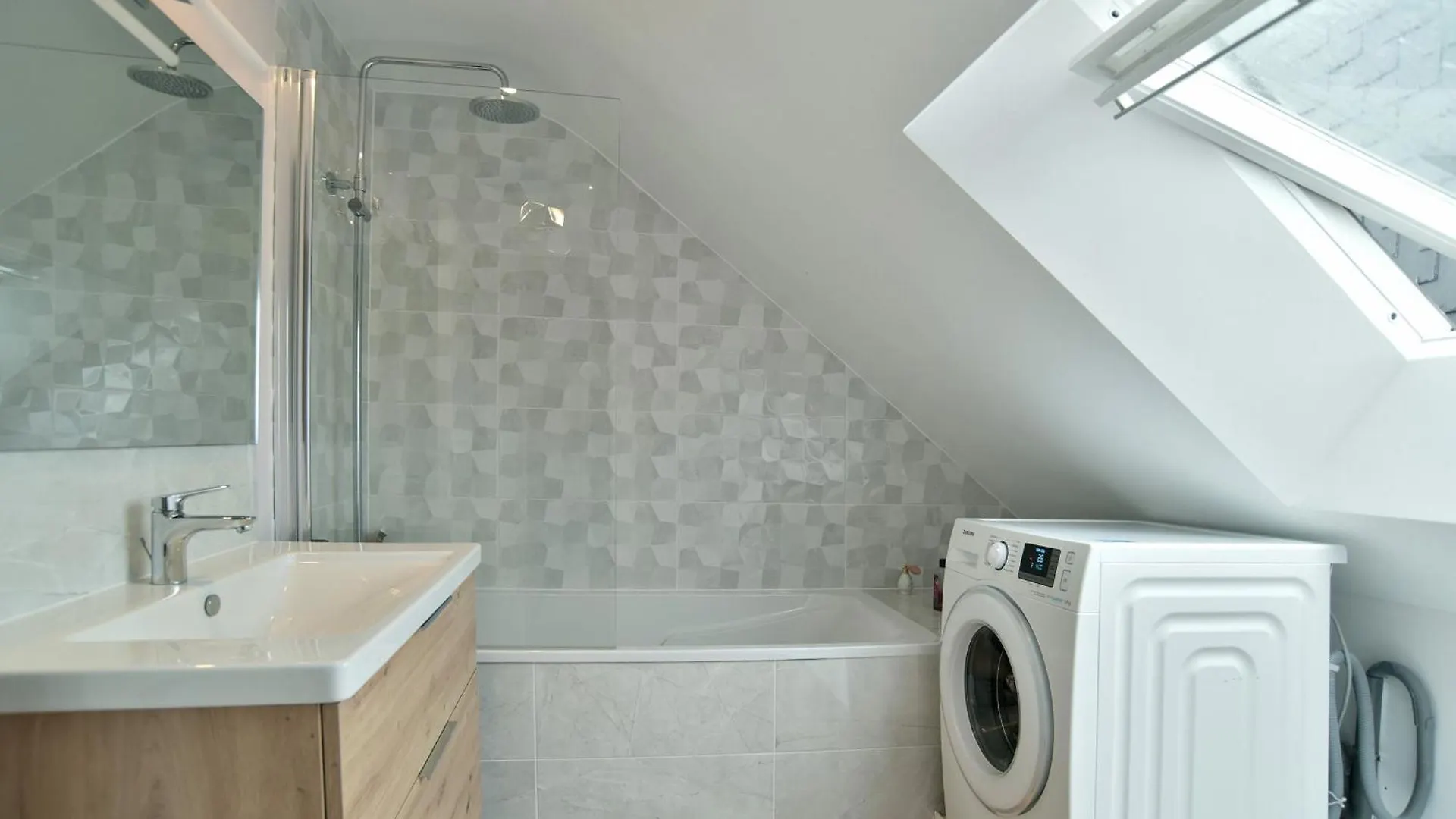 Holiday home Chez Marie-Celine - Maison Avec Jacuzzi A 20 Min Du Val Andre Plestan